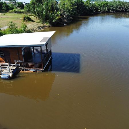 Qimmy Riverside Floating Cabin Kuala Terengganu Exterior foto